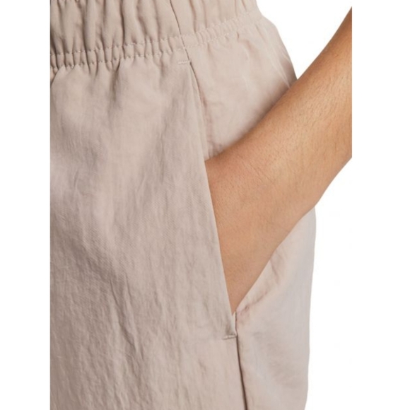 NWT Women's Nike woven cargo pants - Picture 3 of 6